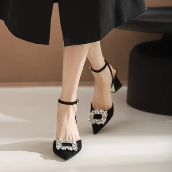 Нова дамски обувки на висок ток с остър пръсти, тенденция, нови дизайнерски темпераментни елегантни дамски сандали с перли и кристали, сватбени обувки
